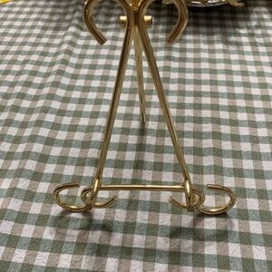 Vintage Elegant Gold Color Stand